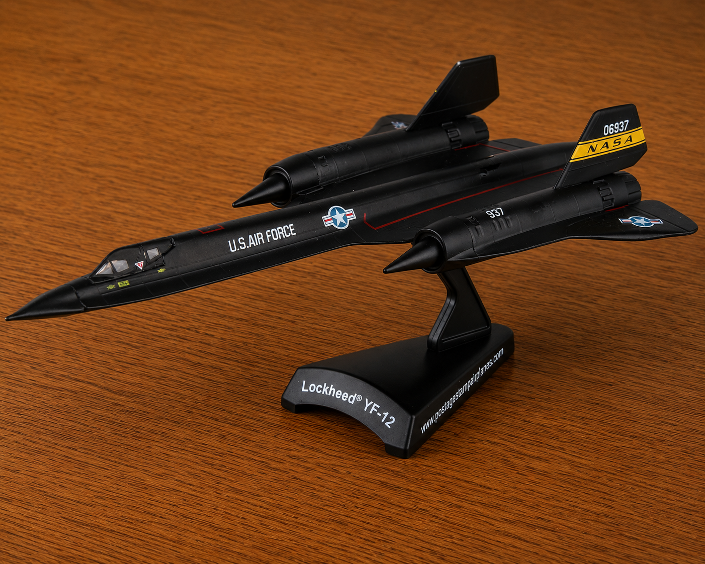 NASA YF-12 Die-Cast Aircraft Model – 1/200 Scale Blackbird Prototype