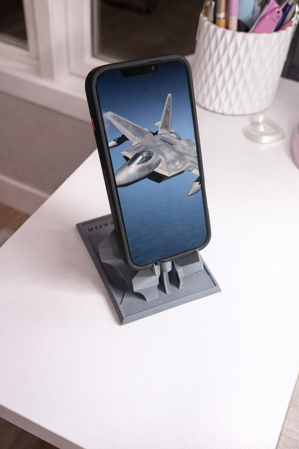 Fighter Jet Phone Stand – 3D Printed Aviation Desk Dock – Aircraft Phone Holder