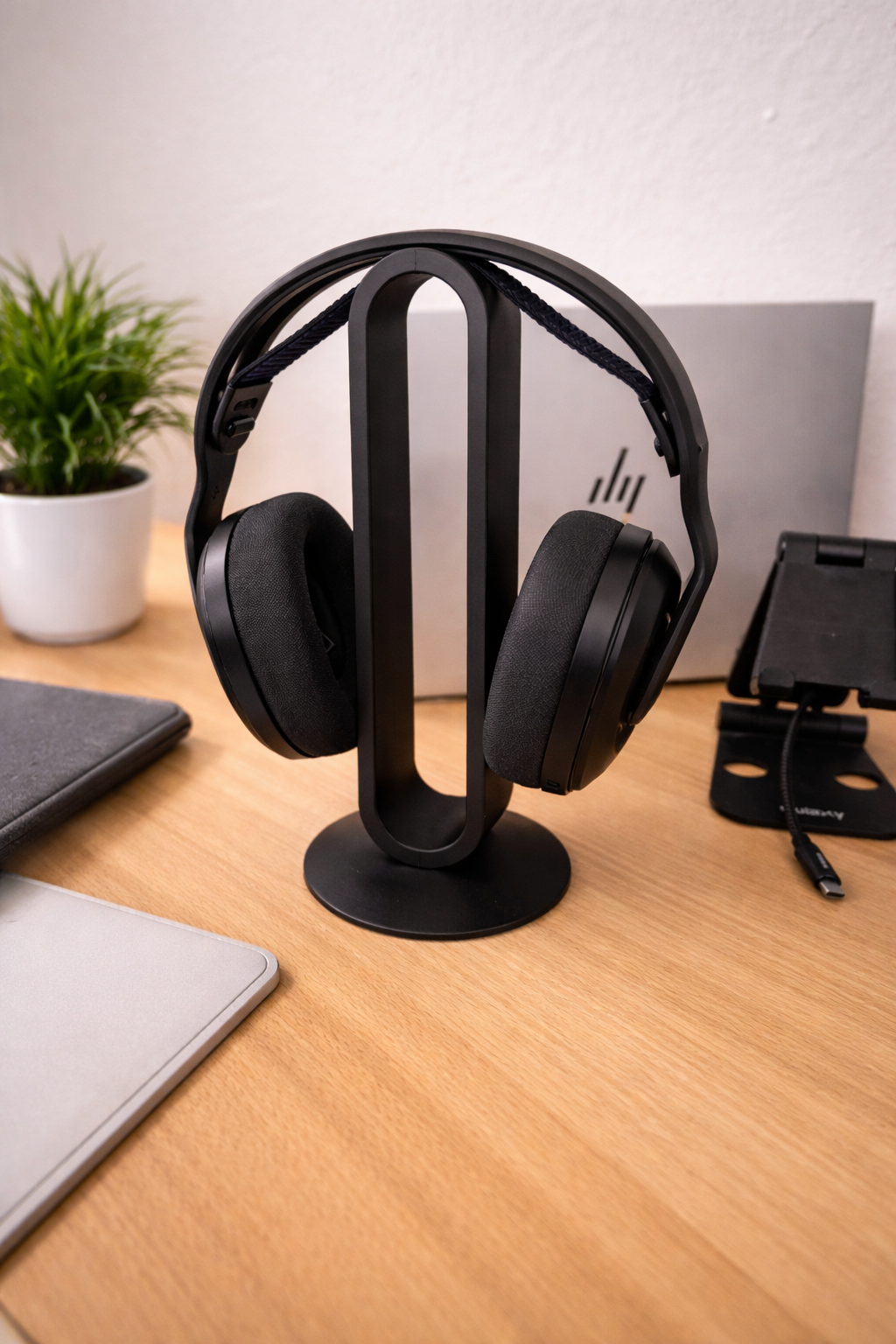 Minimalist Headphone Stand | 3D Printed Gaming Headset Holder | Desk Headphone Display