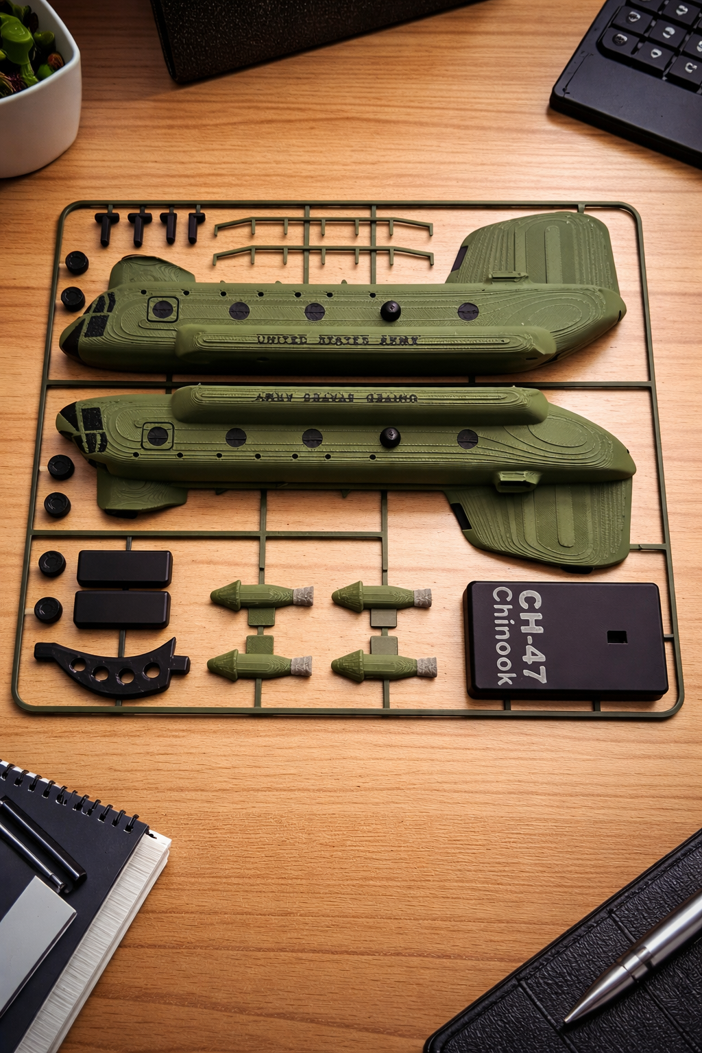 CH-47 Chinook Helicopter Loose Piece Display Model – 3D Printed Military Helicopter